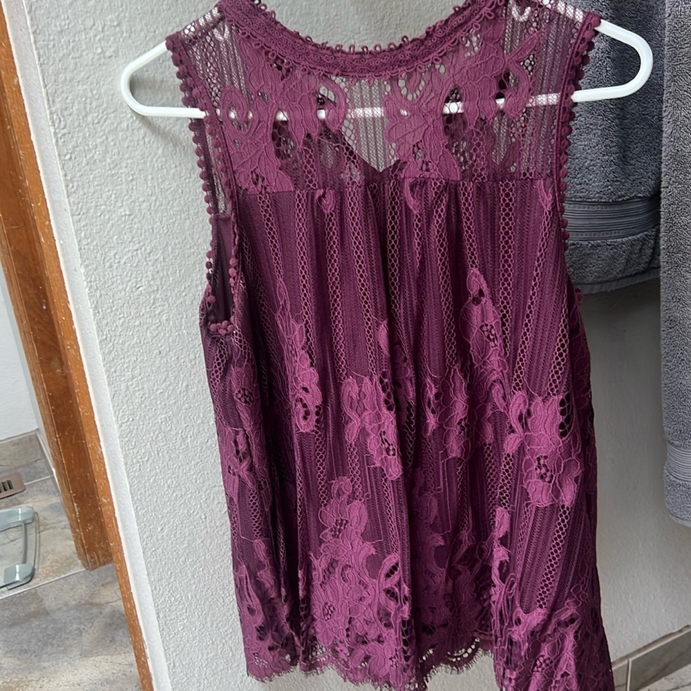 Cute purple dressy tank top in great condition